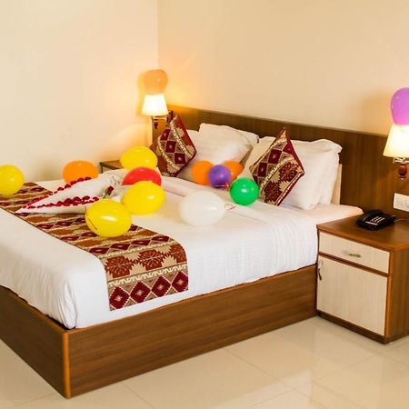 Miracle Residency Hotel Kizhake Chālakudi Екстериор снимка