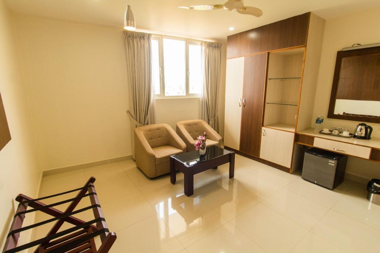 Miracle Residency Hotel Kizhake Chālakudi Екстериор снимка